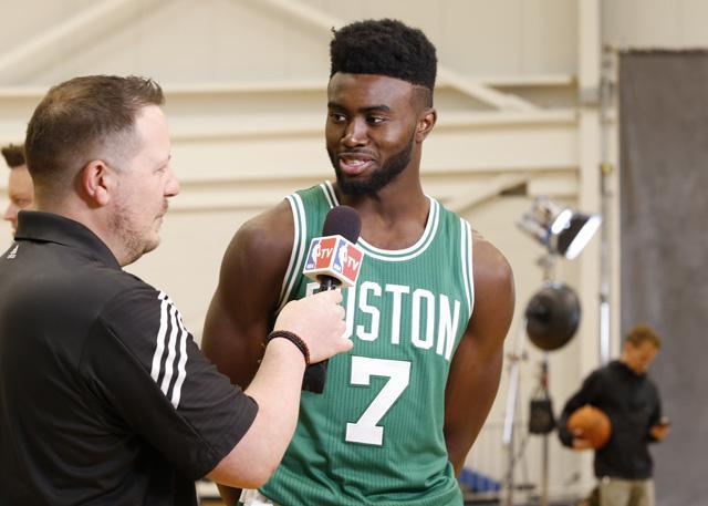 几个洞出现 几个洞出现