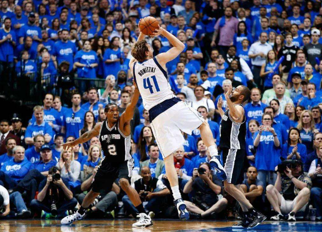 然在曼联效 然在曼联效